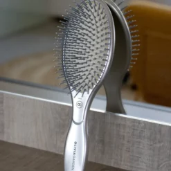 Olivia Garden Expert Care Oval Nylon Szczotka do rozczesywania włosów srebrna
